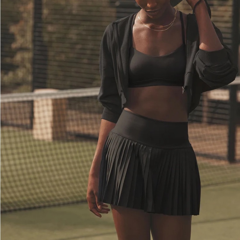 Brand new ALO Yoga grand slam tennis skirt in black